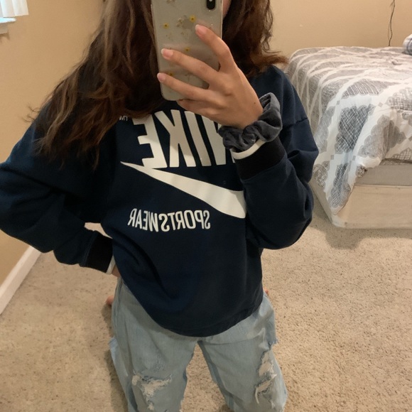 Nike Sweaters - 🔗 forest green Nike sweatshirt